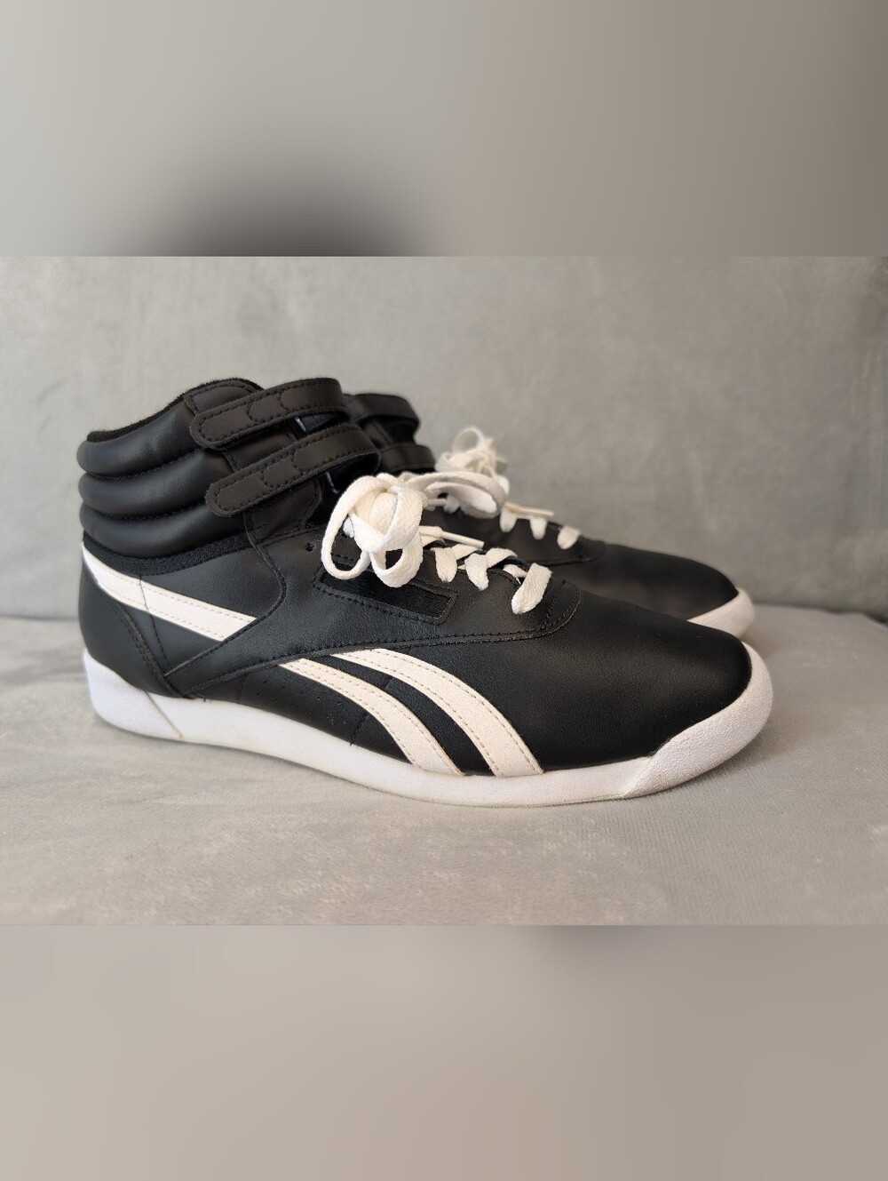 Reebok Freestyle Hi Classic RARE Black/White Women's US 10 Sneakers EUC